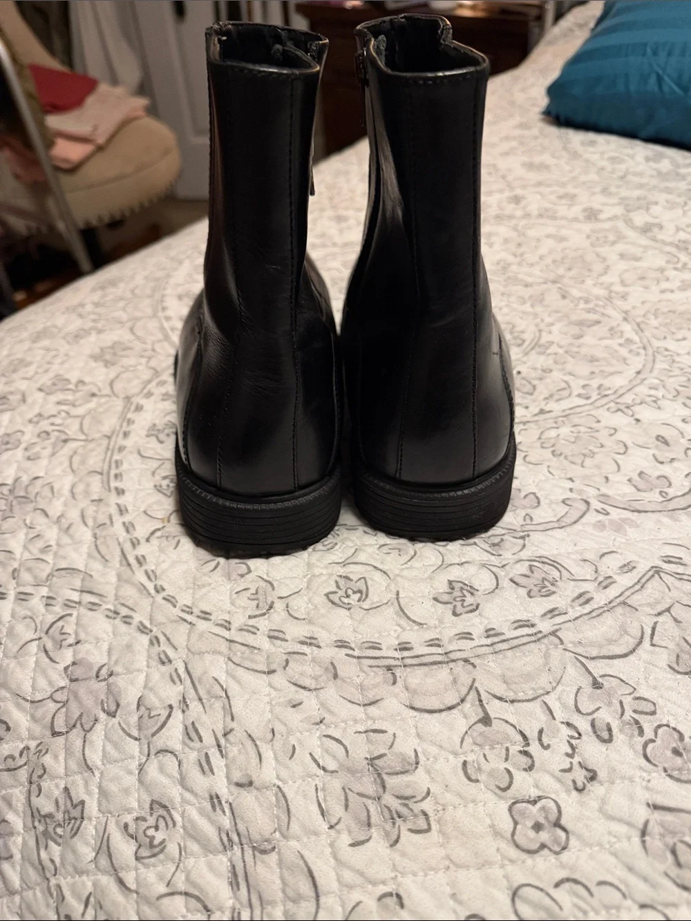 Rockport Men's Black Leather Ankle Boots - Sleek Zip Chelsea Style